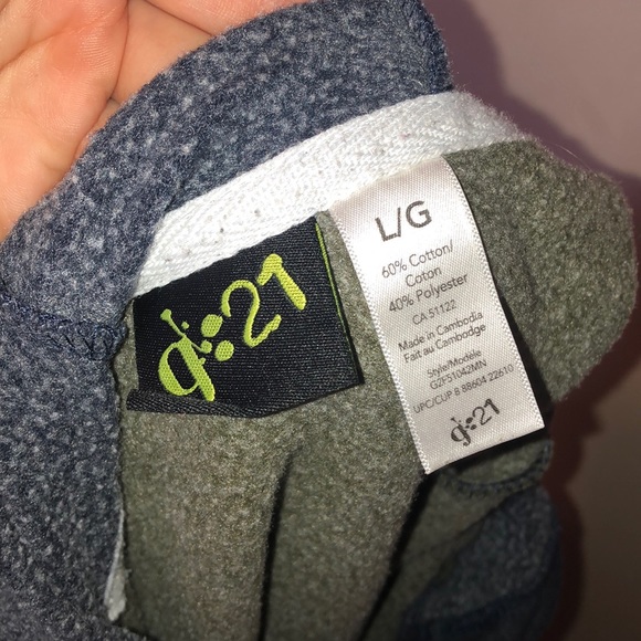 Two-toned hoodie - Picture 3 of 3